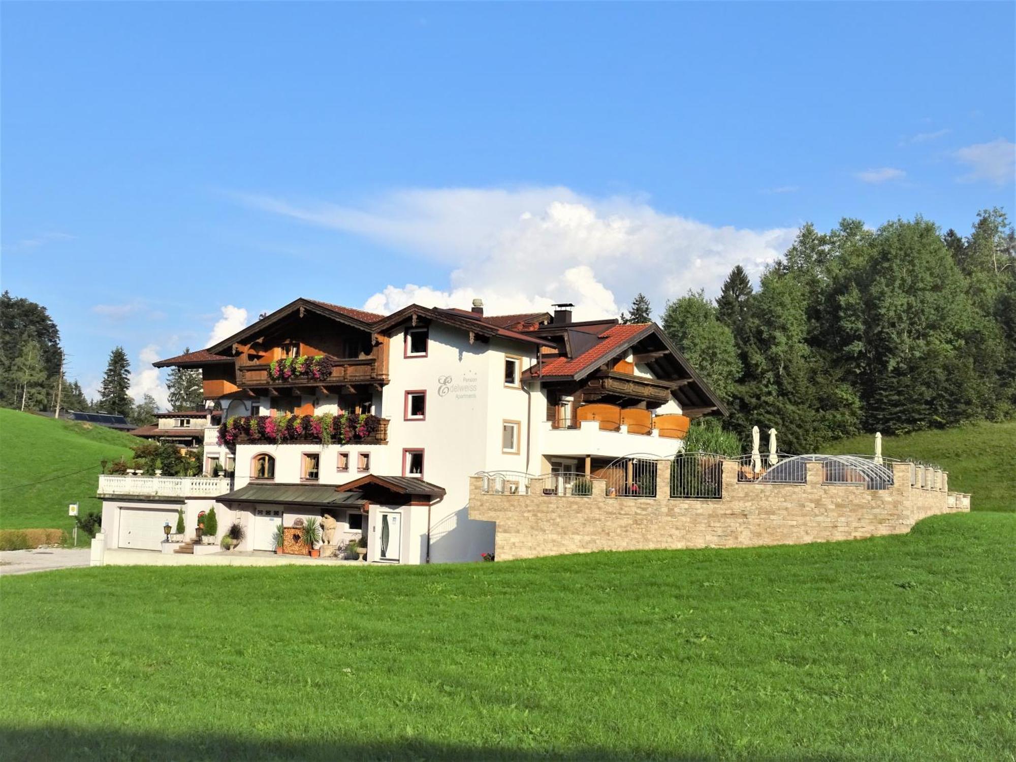 Pension Edelweiss Breitenbach am Inn Exterior photo