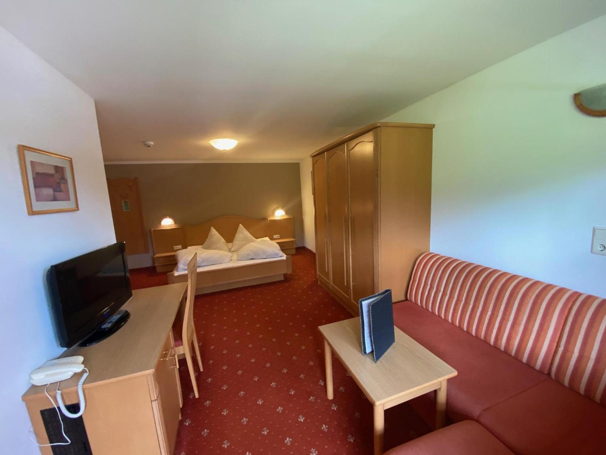Pension Edelweiss Breitenbach am Inn Exterior photo
