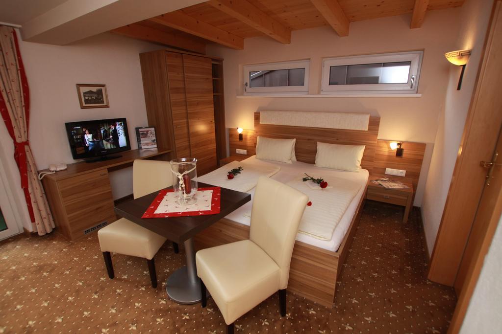 Pension Edelweiss Breitenbach am Inn Room photo