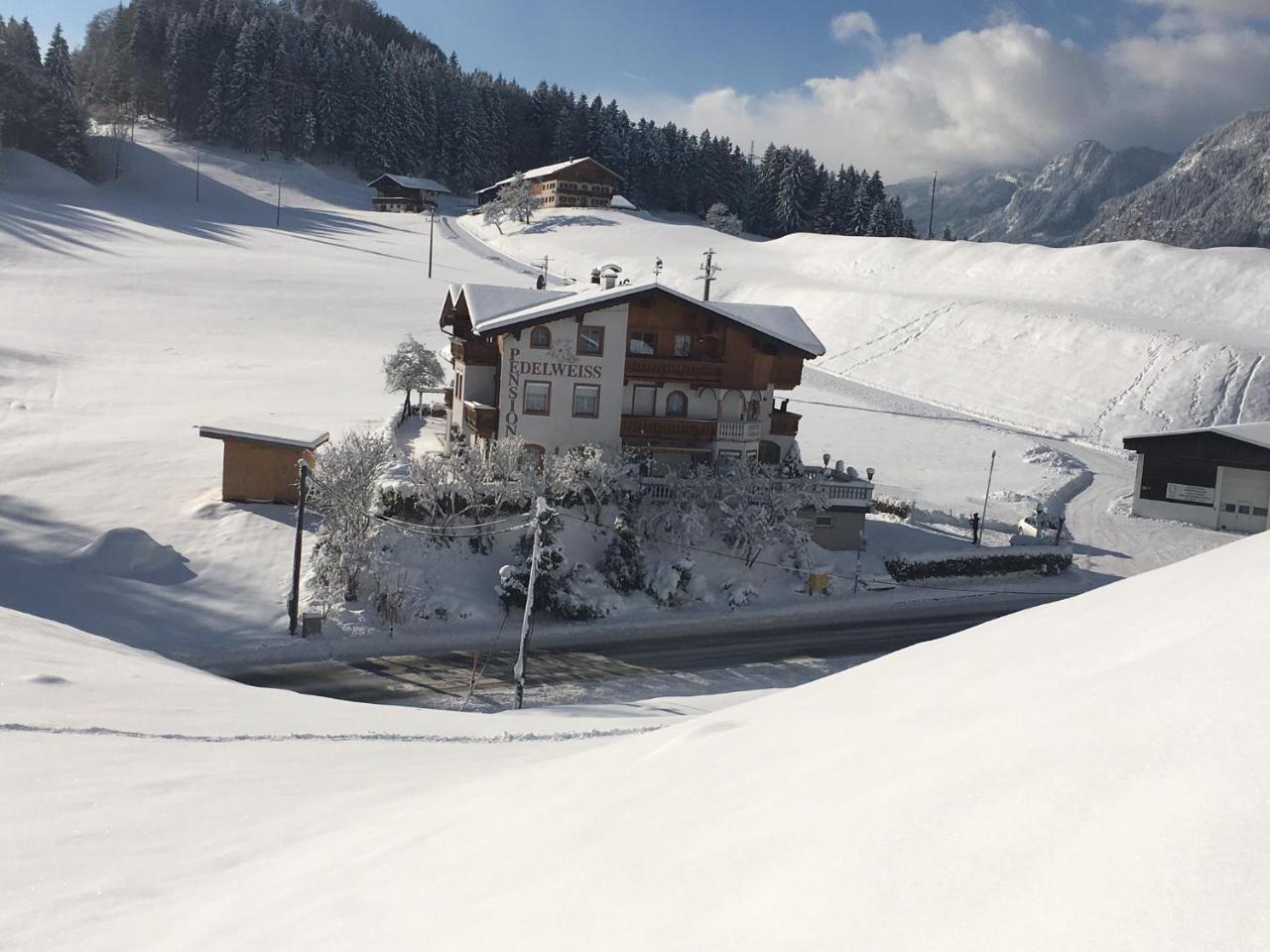Pension Edelweiss Breitenbach am Inn Exterior photo